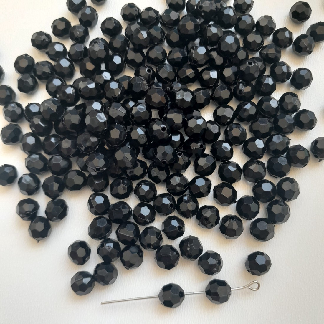 Mărgele acrilice - 8mm - 200 bucăți / pachet - negru - - Artynos.ro Mărgele acrilice - 8mm - 200 bucăți / pachet - negru - - Artynos.ro