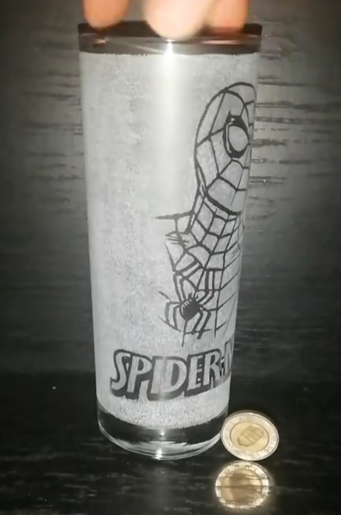 Pahar de sticlă cu model Spider-Man gravat manual  -  - Artynos.ro