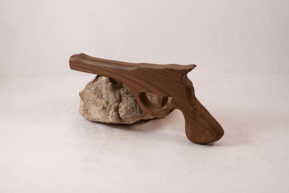  Joc pistol din lemn - jucării și echipamente pentru copii - jocuri de rol - Artynos.ro