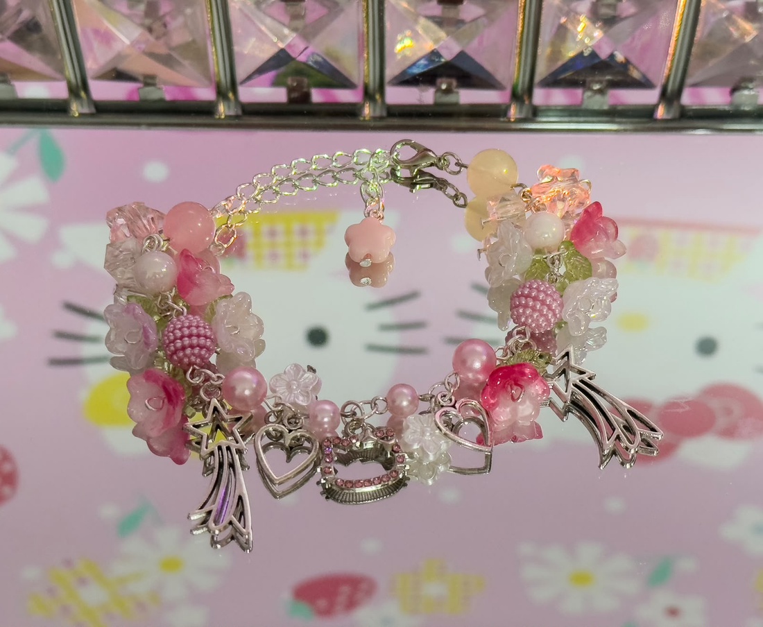 Brățară Handmade Inspirată de Hello Kitty - bijuterii - brățări - brățări din mărgele - Artynos.ro