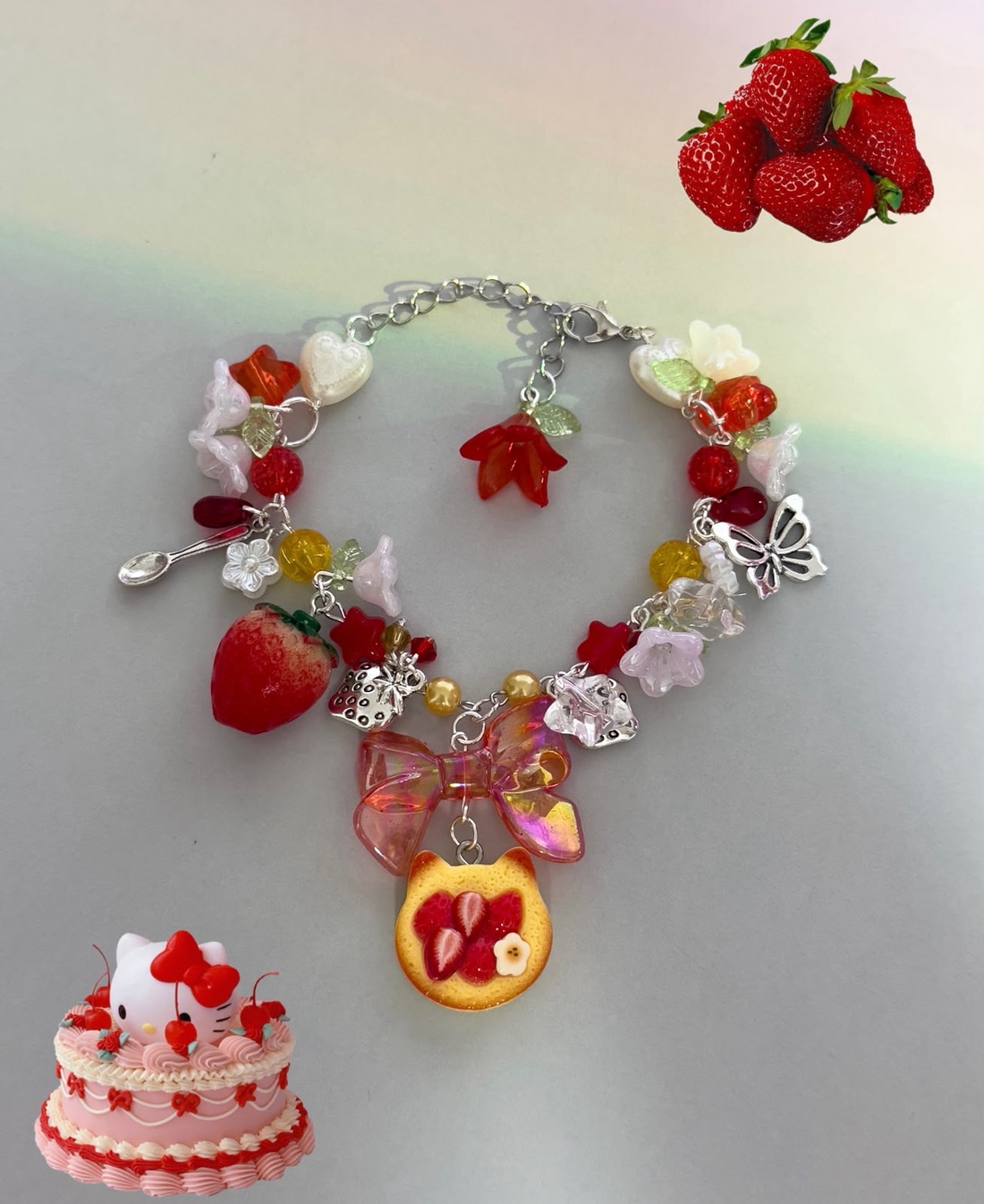 Brățară Handmade Inspirată de Hello Kitty Strawberry Cake - bijuterii - brățări - brățări din mărgele - Artynos.ro