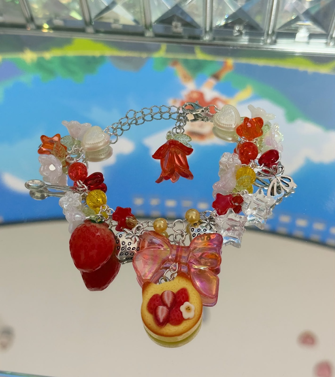 Brățară Handmade Inspirată de Hello Kitty Strawberry Cake - bijuterii - brățări - brățări din mărgele - Artynos.ro