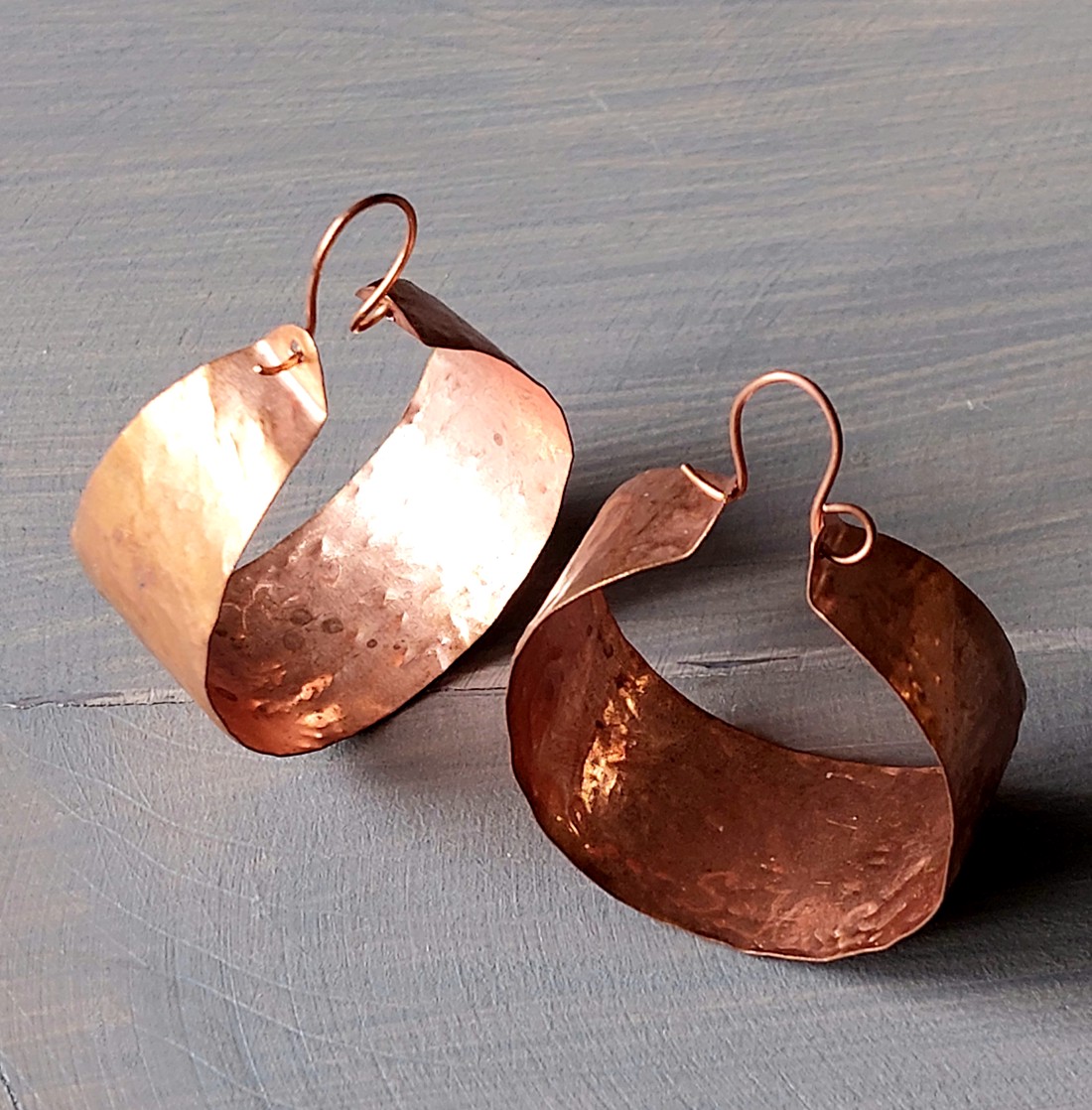 Cercei largi din cupru - bijuterii - cercei hoops - Artynos.ro Cercei largi din cupru - bijuterii - cercei hoops - Artynos.ro