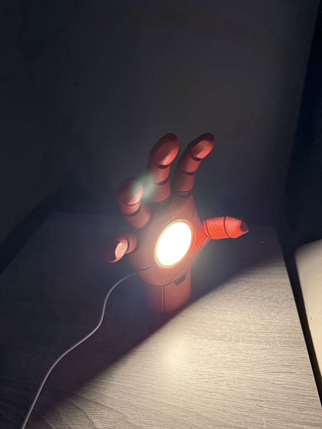 Lanterna de mână Iron Man � înălțime 22 cm, design unic! -  - Artynos.ro