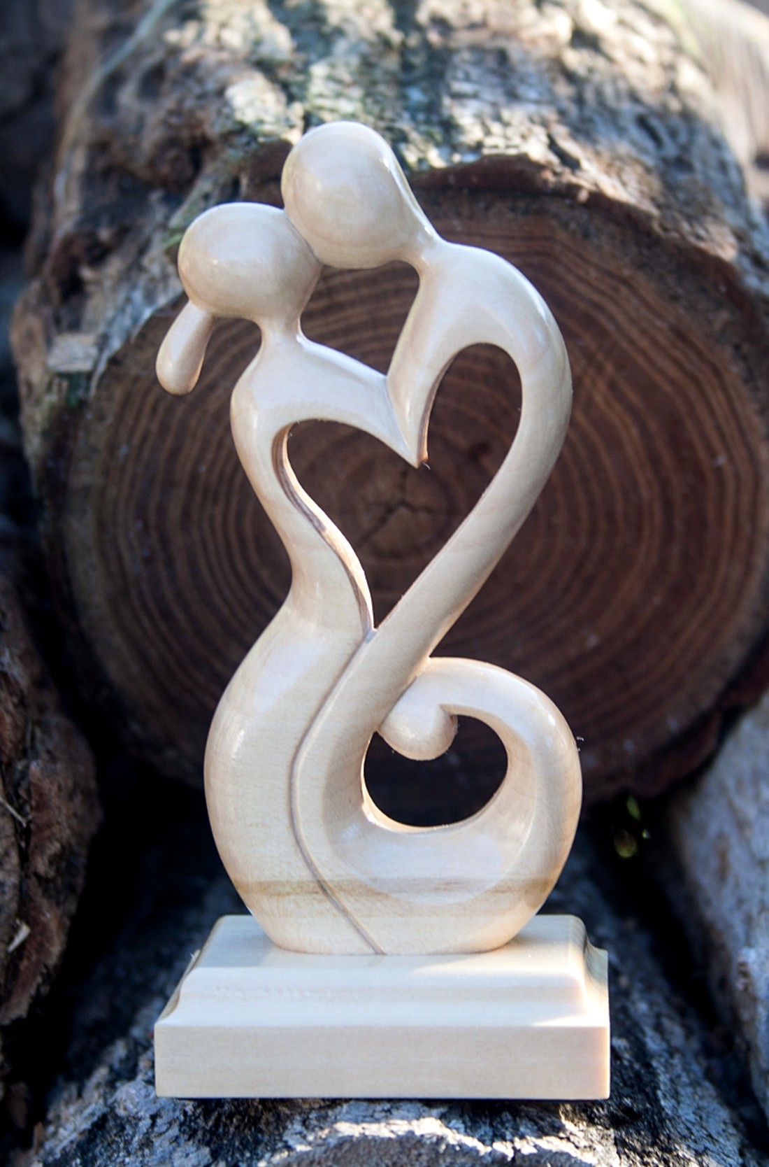 Statuia iubirii veșnice -  - Artynos.ro