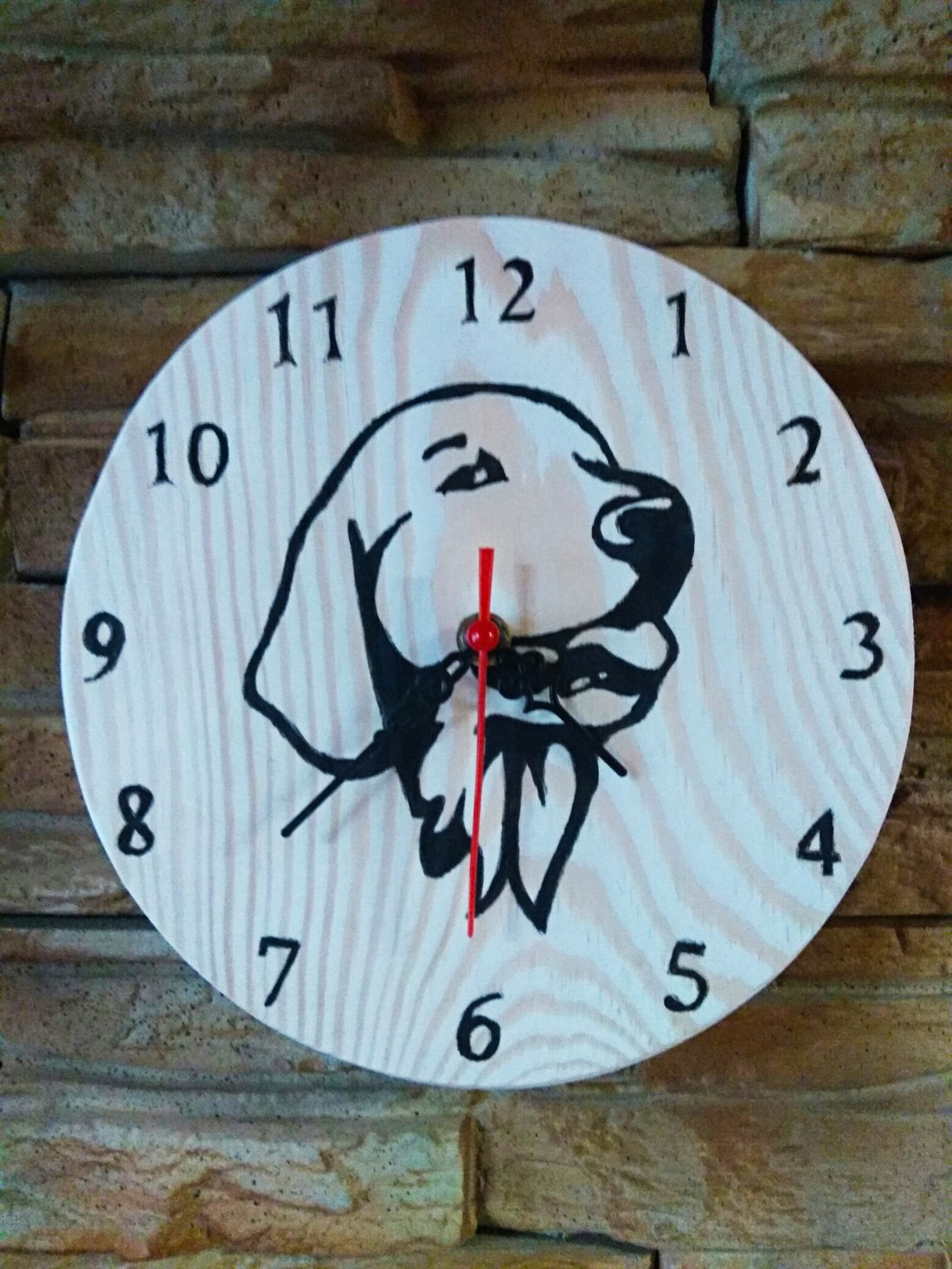 Câine Labrador pe ceas de perete - - Artynos.ro Câine Labrador pe ceas de perete - - Artynos.ro