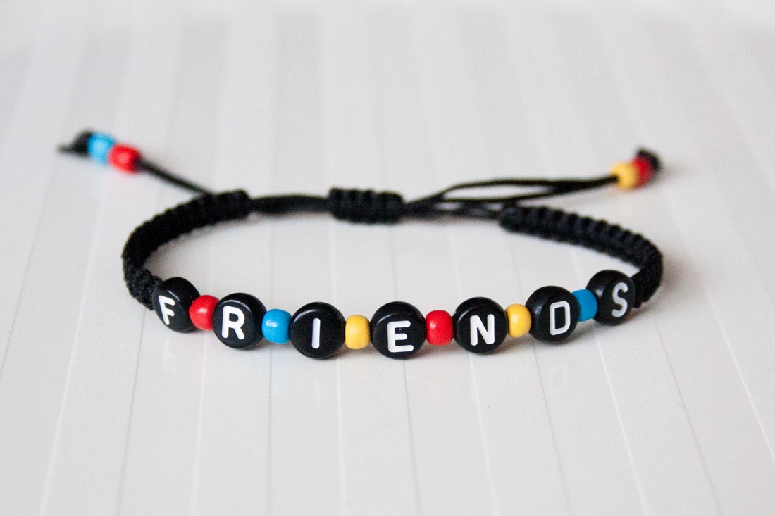 Brățară macramé împletită - Friends - Good Friends -  - Artynos.ro