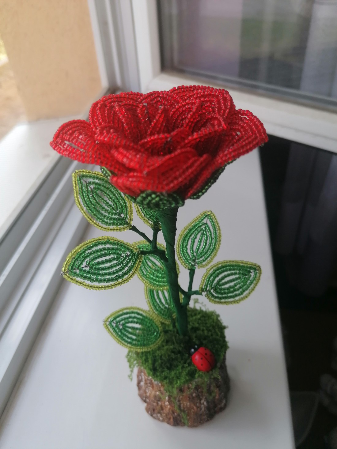 Trandafiri din perle - casă & stil de viață - accesorii pentru decorat casa - suport de flori - buchete de flori - Artynos.ro