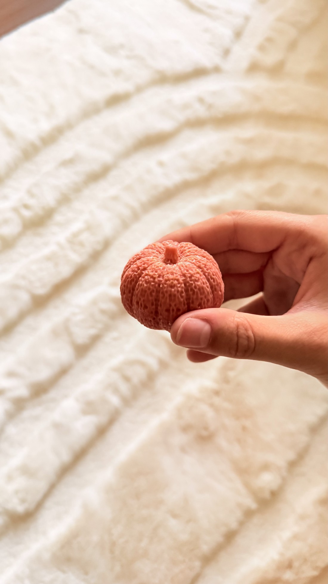 Ceară parfumată în formă de dovleac cu aromă de plăcintă cu mere fierbinte - casă & stil de viață - lumânări, parfumuri, arome - lumânare - lumânări artizanale - Artynos.ro