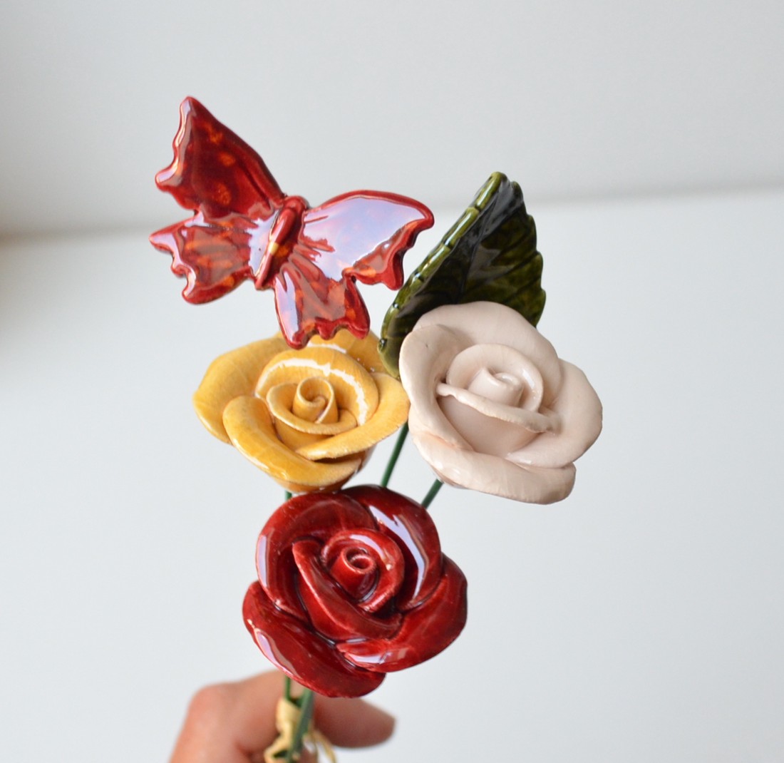 Buchet de trandafiri, flori mixte din ceramică - casă & stil de viață - decorațiuni de casă - accesorii florale - buchete de flori - Artynos.ro