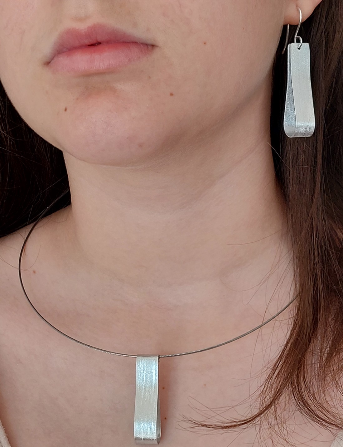 Minimală în formă de pană din aluminiu - bijuterii - seturi de bijuterii - Artynos.ro Minimală în formă de pană din aluminiu - bijuterii - seturi de bijuterii - Artynos.ro
