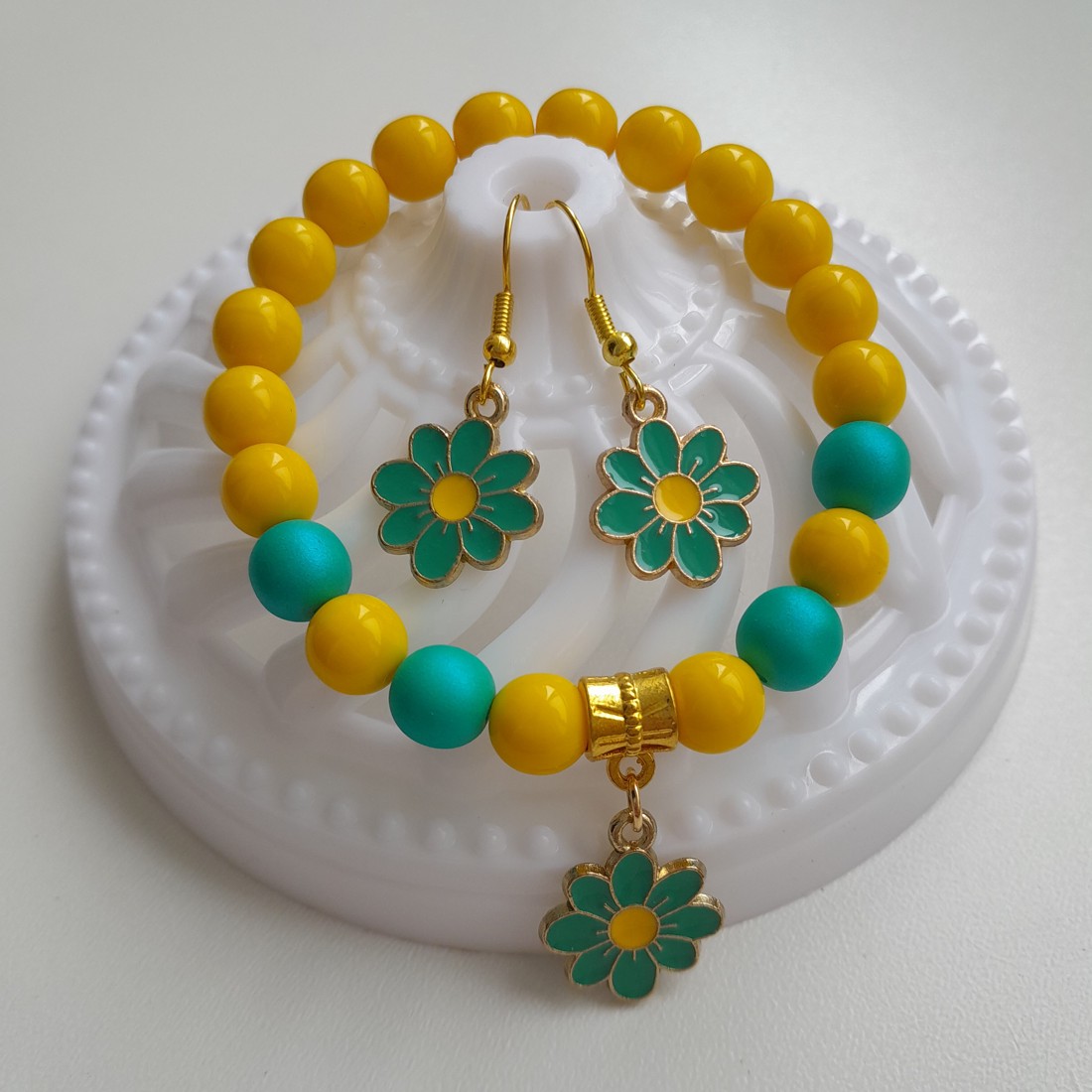 Set de bijuterii florale - brățară, cercei - - Artynos.ro Set de bijuterii florale - brățară, cercei - - Artynos.ro