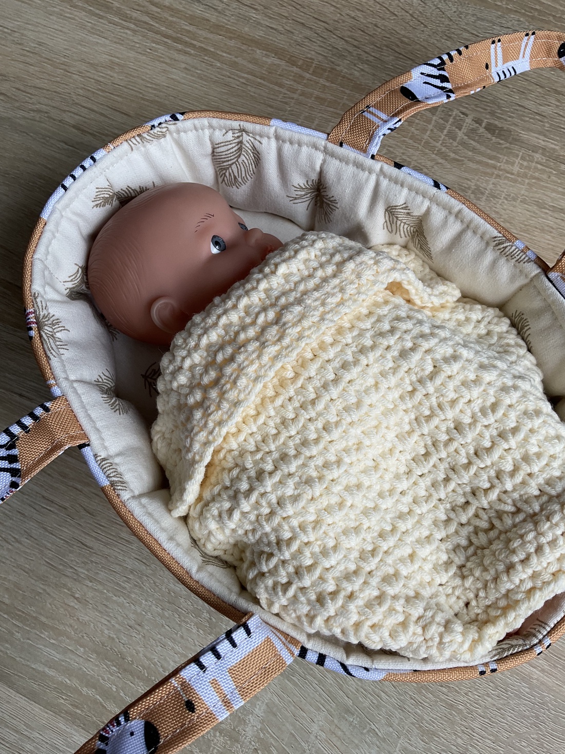Mini landou handmade pentru păpușă  model Safari cu zebreandou - jucării și echipamente pentru copii - jucării și accesorii pentru copii - păpuși de joacă - Artynos.ro