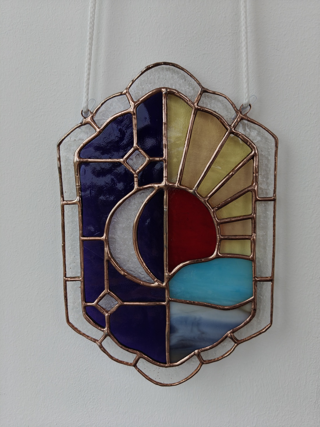 Ornament din sticlă colorată pentru fereastră - casă & stil de viață - accesorii pentru decorat casa - decorațiuni de geam și decorațiuni de ușă - ornamente de ușă - Artynos.ro Ornament din sticlă colorată pentru fereastră - casă & stil de viață - accesorii pentru decorat casa - decorațiuni de geam și decorațiuni de ușă - ornamente de ușă - Artynos.ro