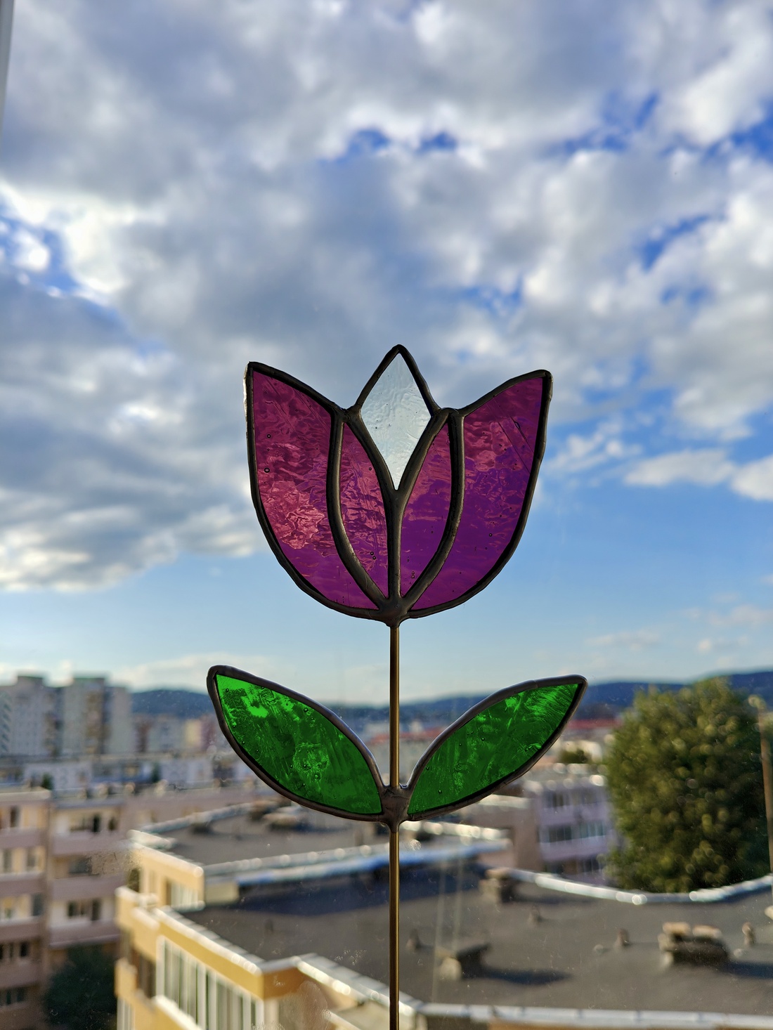Floare decorativă din sticlă colorată suport ghiveci - casă & stil de viață - accesorii pentru decorat casa - decorațiuni de masă și decorațiuni pentru rafturi - sticle ornamentale - Artynos.ro Floare decorativă din sticlă colorată suport ghiveci - casă & stil de viață - accesorii pentru decorat casa - decorațiuni de masă și decorațiuni pentru rafturi - sticle ornamentale - Artynos.ro