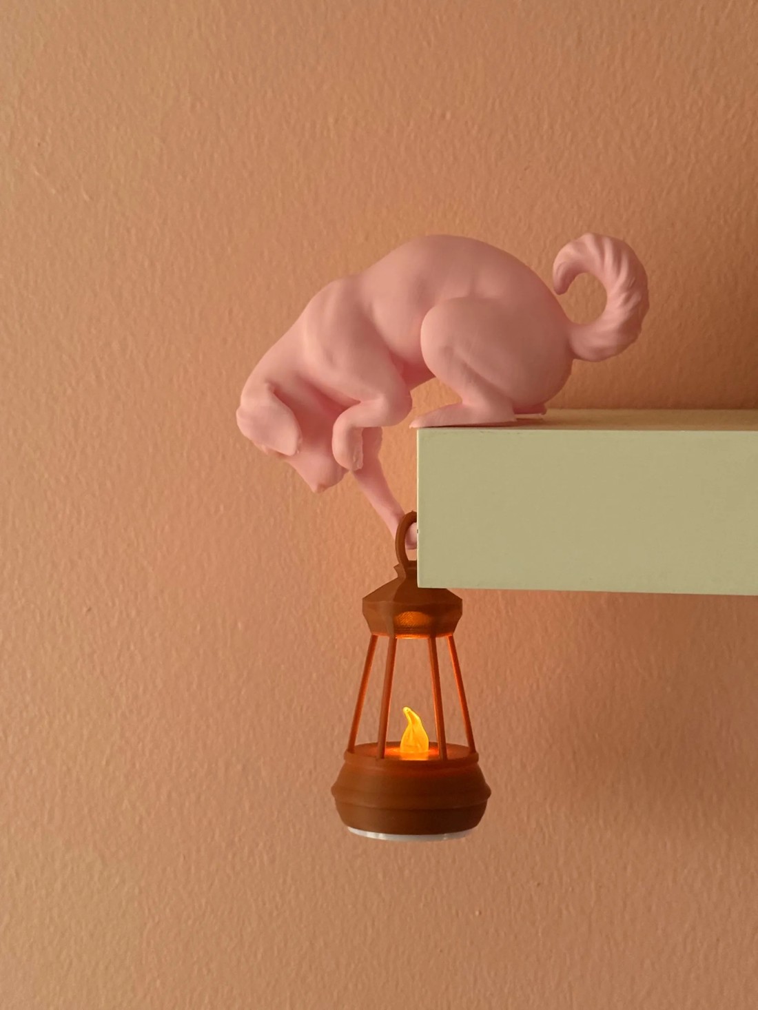 Decorațiune de raft cu câini și lampion -  - Artynos.ro