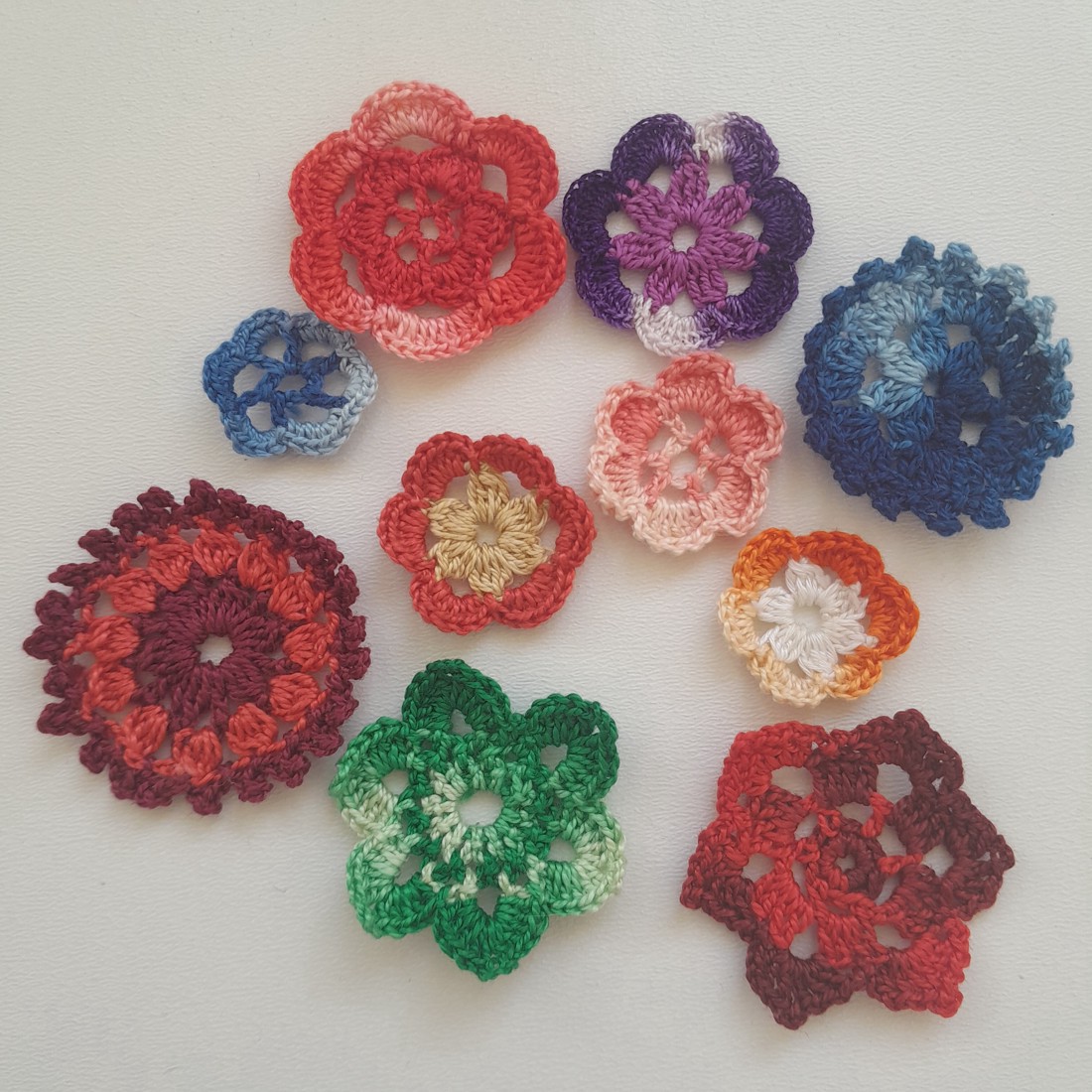 Pachet flori croșetate - 10 bucăți / pachet - - Artynos.ro Pachet flori croșetate - 10 bucăți / pachet - - Artynos.ro