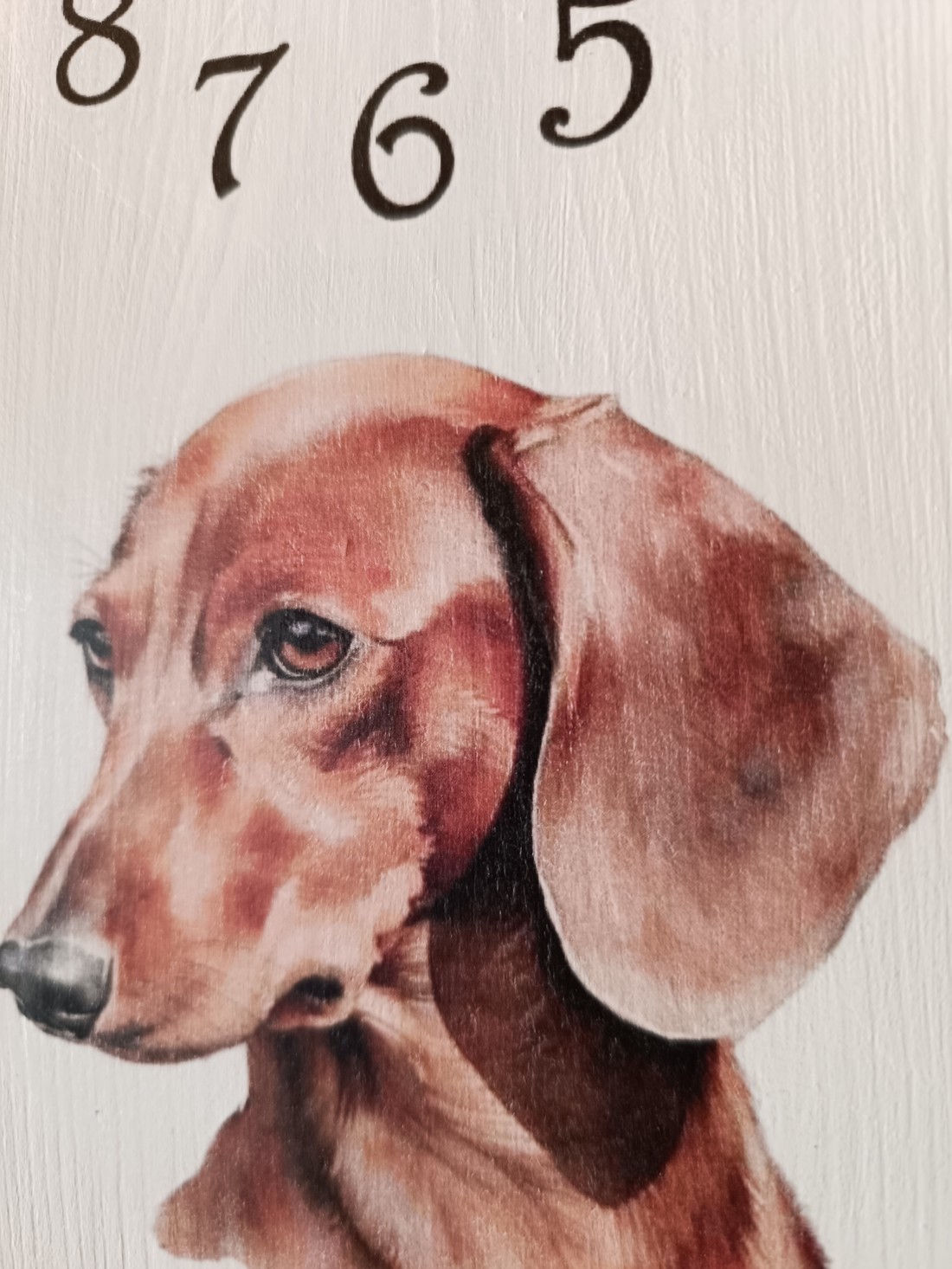 Ceas de perete din lemn alb cu câine dachshund maro  - casă & stil de viață - decorațiuni de casă - decorațiuni de pereți - ceasuri de perete - Artynos.ro