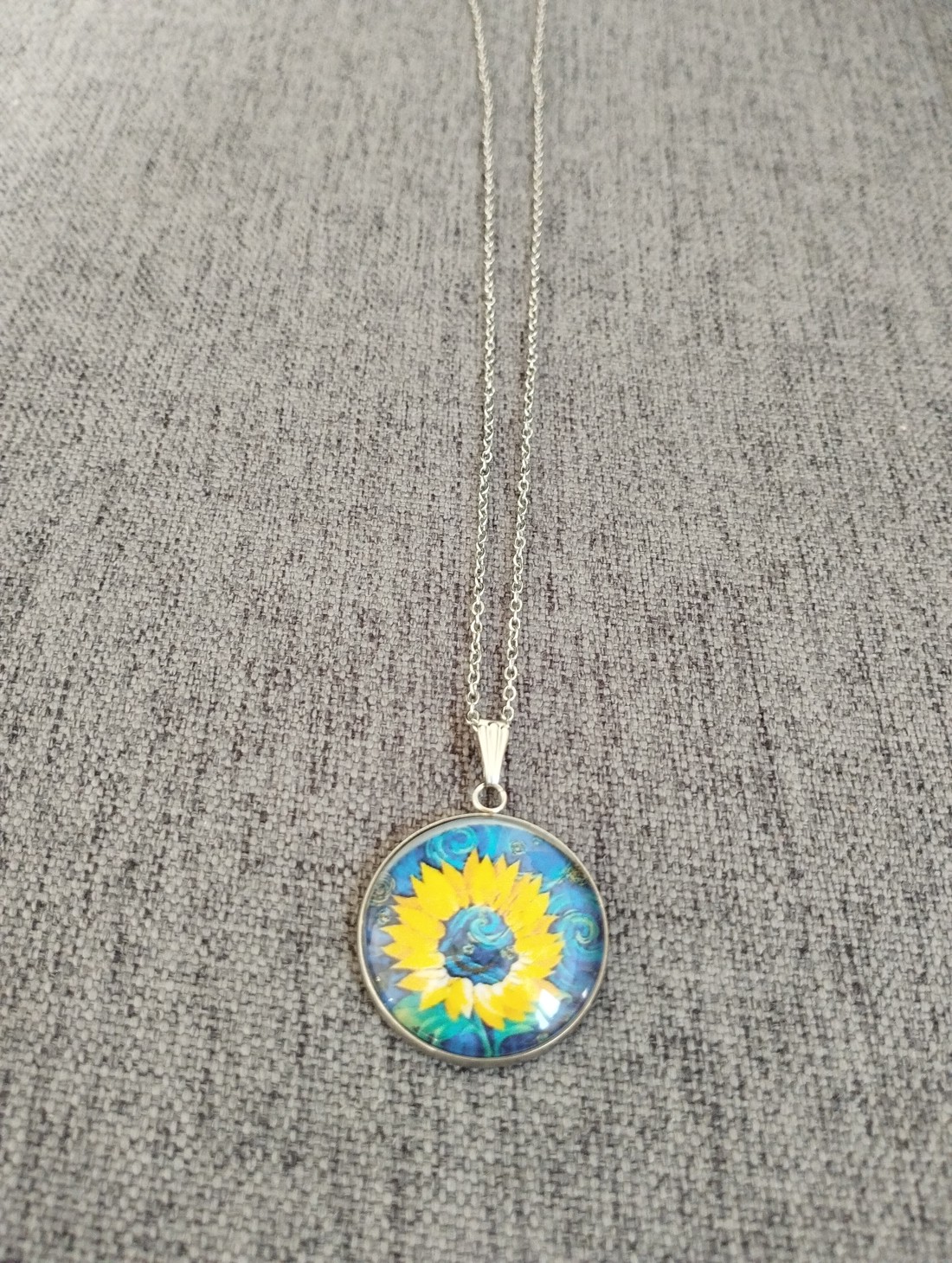 Colier din oțel medical cu lentile din sticlă și motiv Van Gogh - - Artynos.ro Colier din oțel medical cu lentile din sticlă și motiv Van Gogh - - Artynos.ro