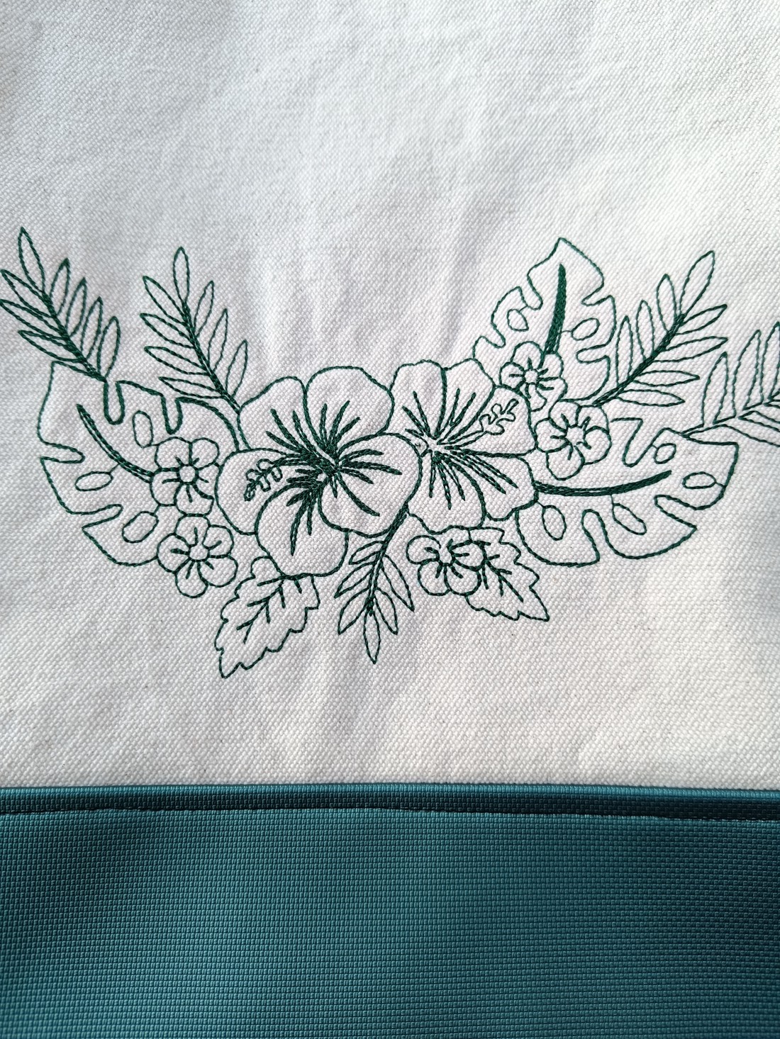 Geantă de umăr verde brodată tropical-floral - geantă și husă - geantă pentru cumpărături - geantă shopper, geantă tote, geantă textilă - Artynos.ro Geantă de umăr verde brodată tropical-floral - geantă și husă - geantă pentru cumpărături - geantă shopper, geantă tote, geantă textilă - Artynos.ro