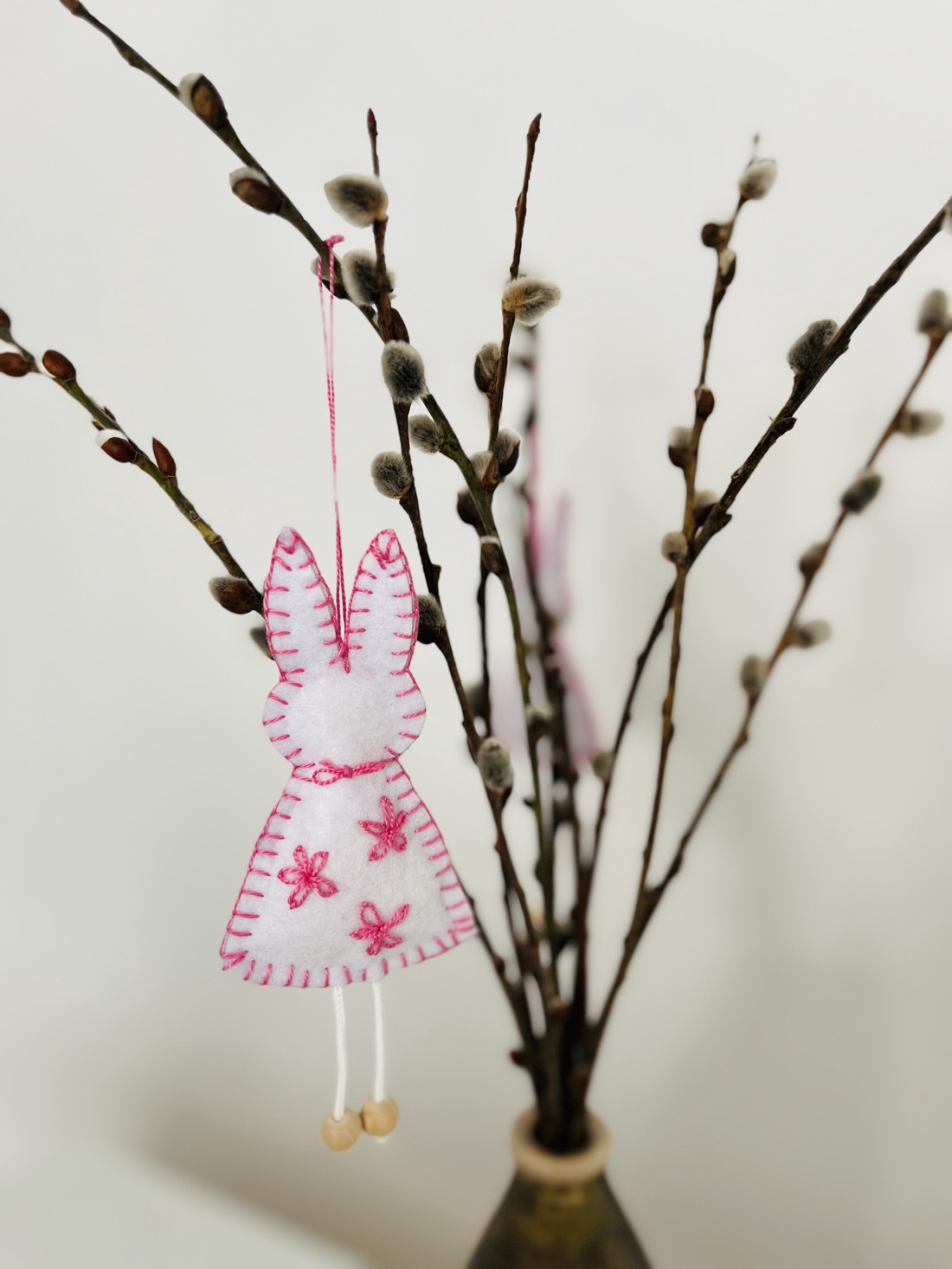 Iepuraș de Paște și farfurie cu ouă -  - Artynos.ro