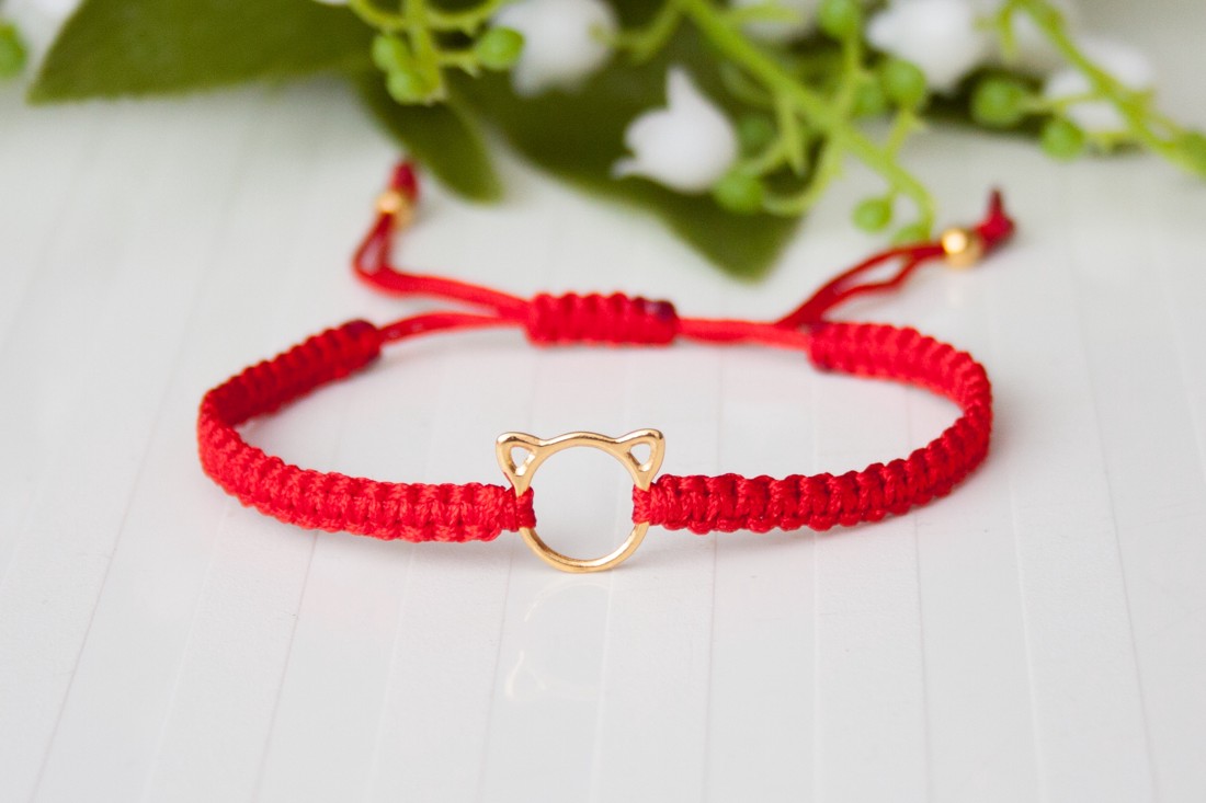Brățară macramé împletită - Cat red - - Artynos.ro Brățară macramé împletită - Cat red - - Artynos.ro