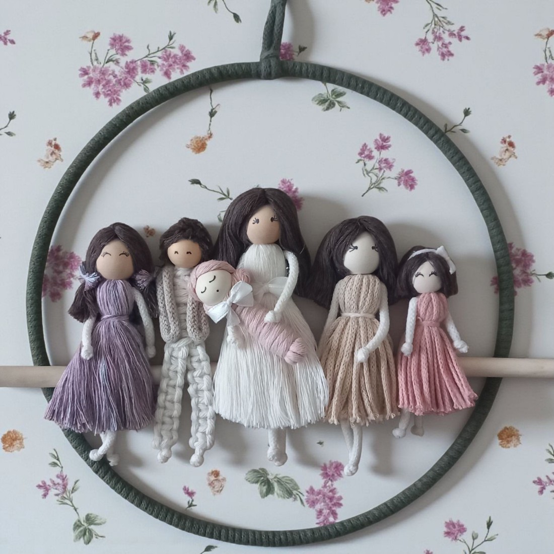 Cadou de Crăciun - portret de familie macramé personalizat pe un cerc (25 cm) - crăciun - cadouri de moș crăciun - cadouri de moș crăciun - Artynos.ro