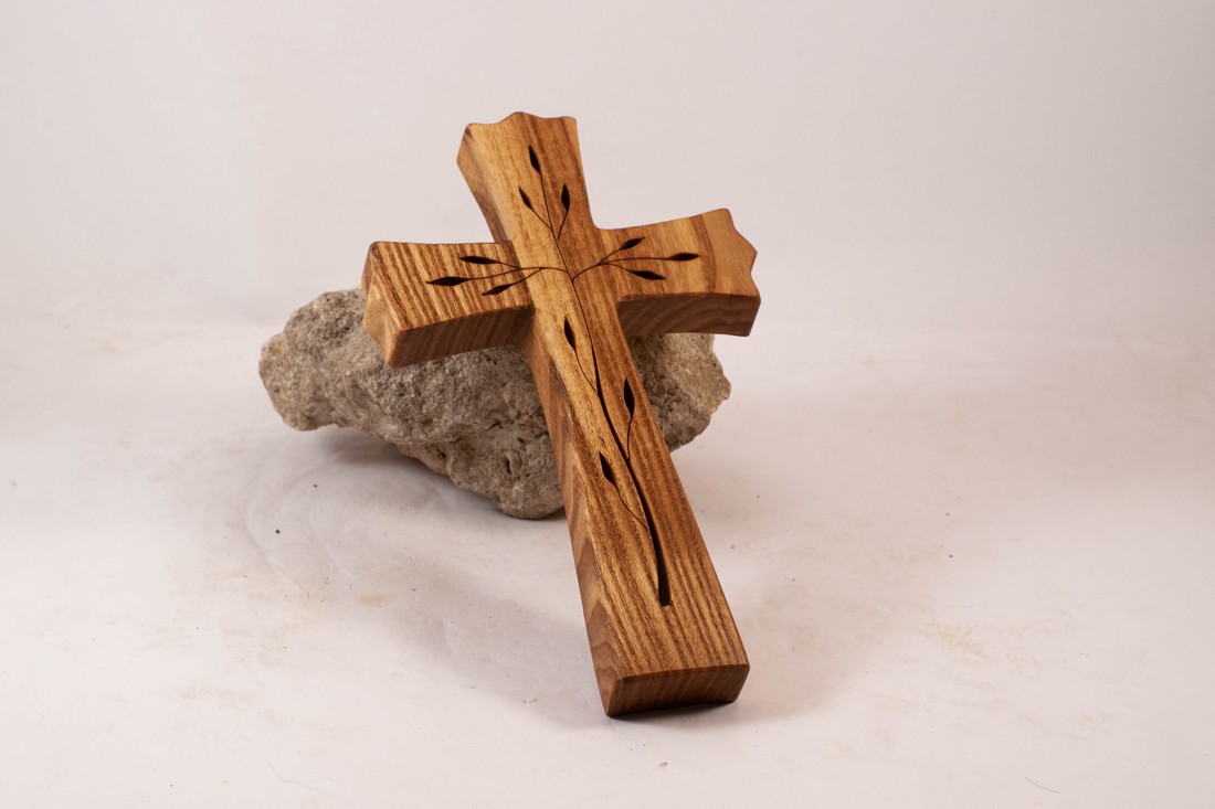 Cruce din lemn cu model, cruce de perete  - casă & stil de viață - accesorii religioase - cruce - Artynos.ro
