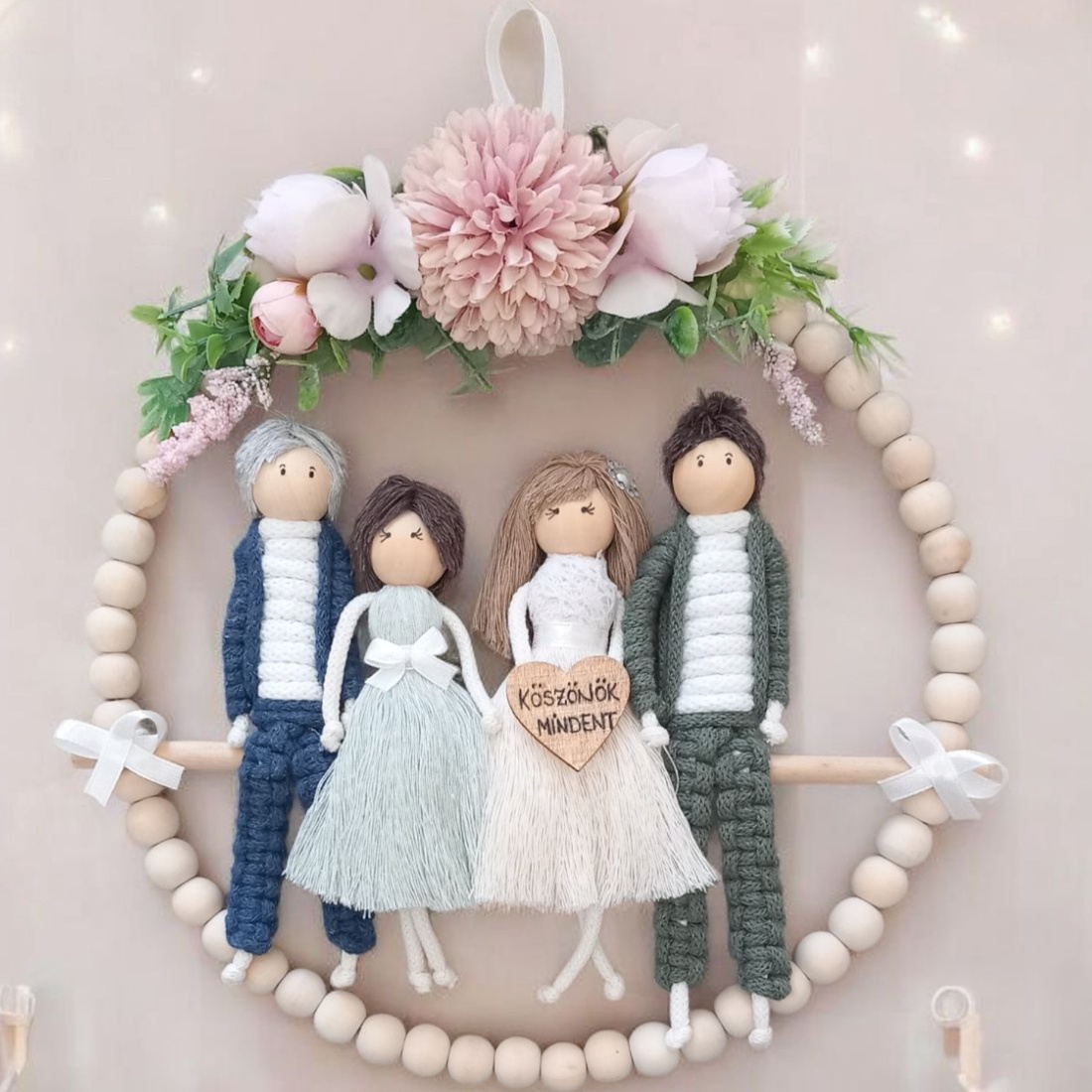 Decor de perete cu macrameu  cadou pentru părinți (nuntă) - accesorii nuntă - amintiri și cadouri de nuntă - favoruri de nuntă - Artynos.ro