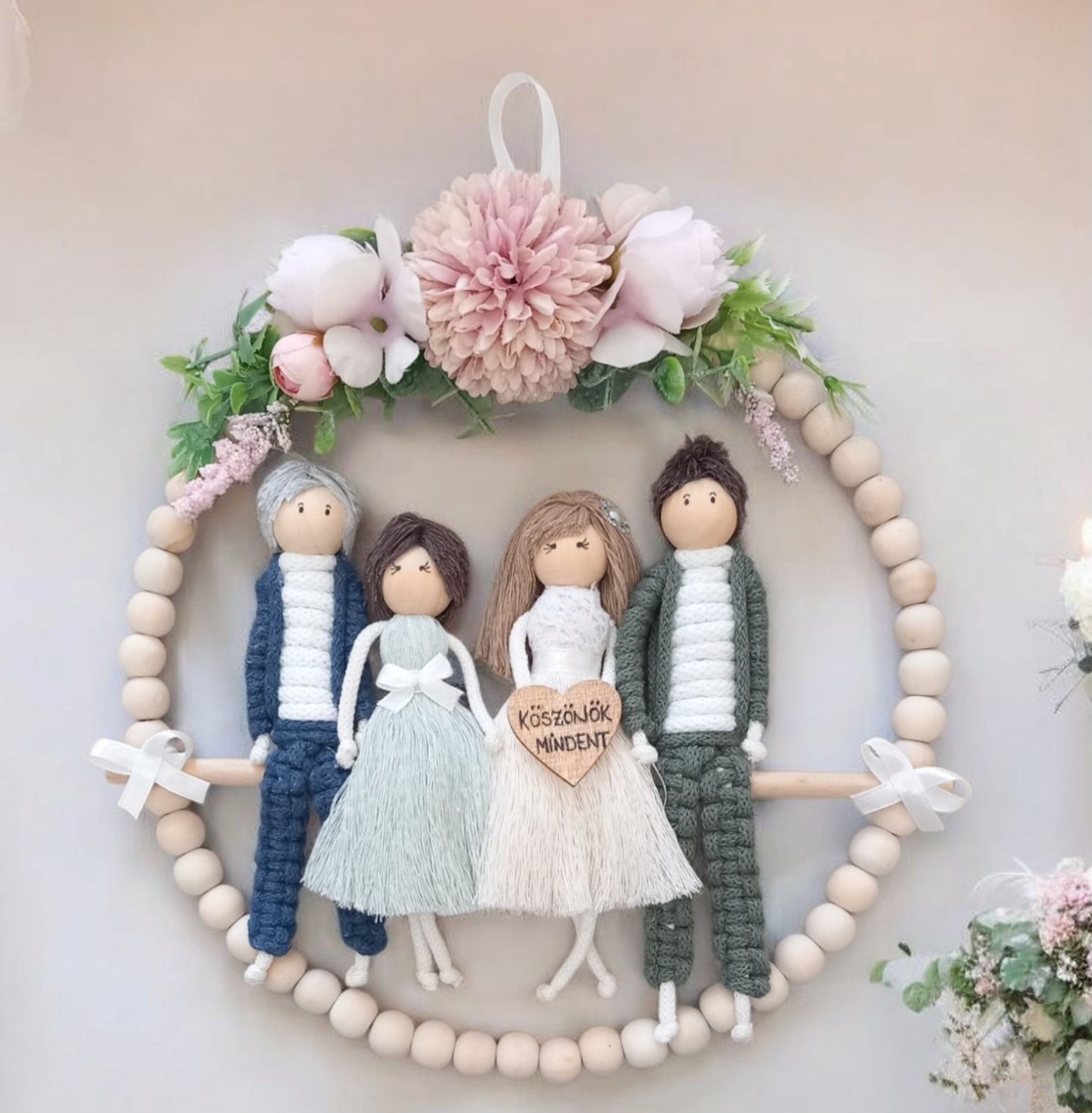 Decor de perete cu macrameu  cadou pentru părinți (nuntă) - accesorii nuntă - amintiri și cadouri de nuntă - favoruri de nuntă - Artynos.ro