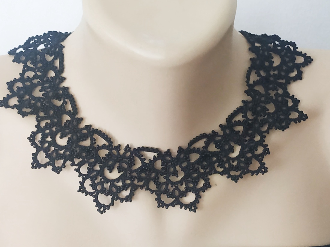 Colier negru din dantela frivolite, colier dantela neagra, bijuterii unicat, bijuterii tatting - bijuterii - coliere - coliere cu mărgele - Artynos.ro Colier negru din dantela frivolite, colier dantela neagra, bijuterii unicat, bijuterii tatting - bijuterii - coliere - coliere cu mărgele - Artynos.ro