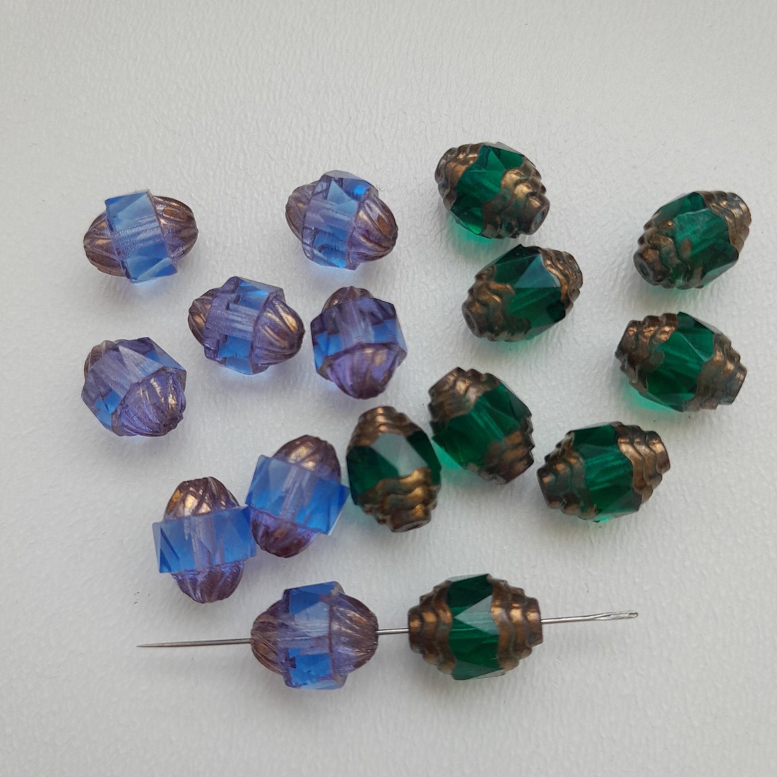 Mărgele din sticlă cehă - 9x7mm - 16 buc / pachet - - Artynos.ro Mărgele din sticlă cehă - 9x7mm - 16 buc / pachet - - Artynos.ro