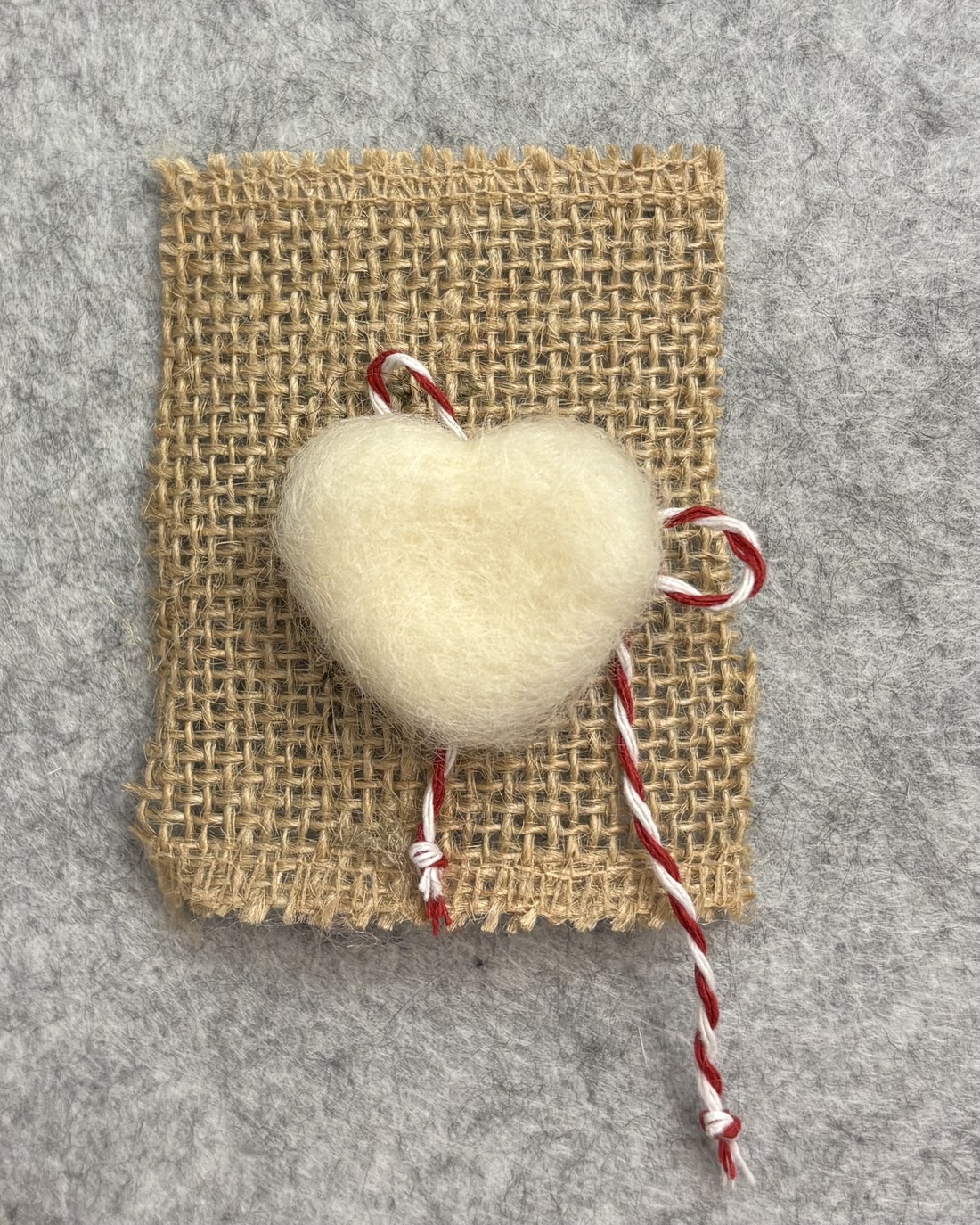 Martisor inimioara - bijuterii - mărțișor - Artynos.ro