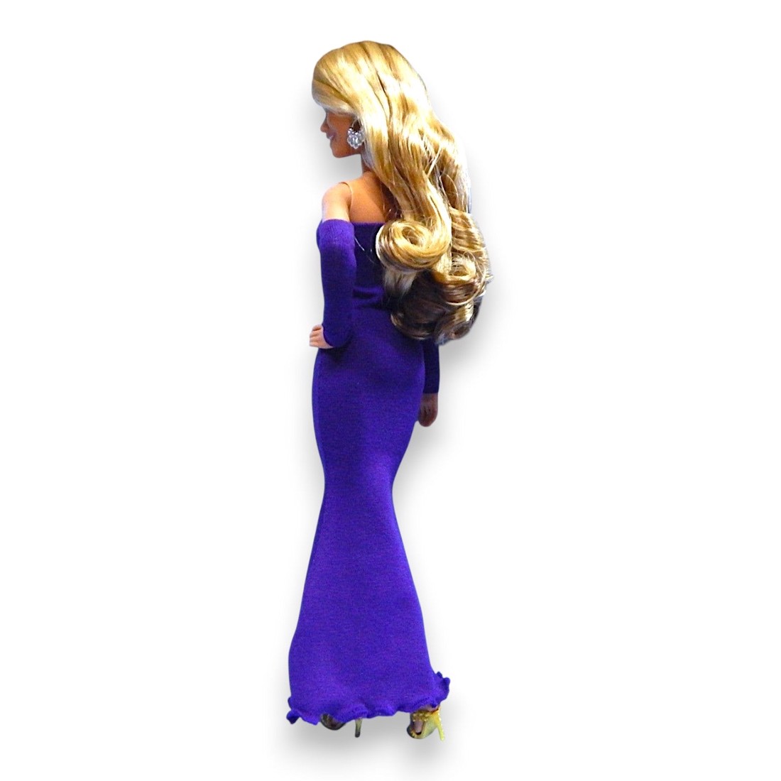 O NOUĂ CULOARE! Rochie Barbie în stil sirenă, de culoare lila, cu cristale și mănuși � rochie pentru păpuși de tip Barbie (a088li) -  - Artynos.ro