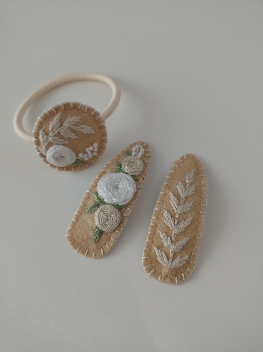 Agrafe pentru păr și elastic  - îmbrăcăminte și modă - accesorii păr - clemă de păr și ac de păr - Artynos.ro