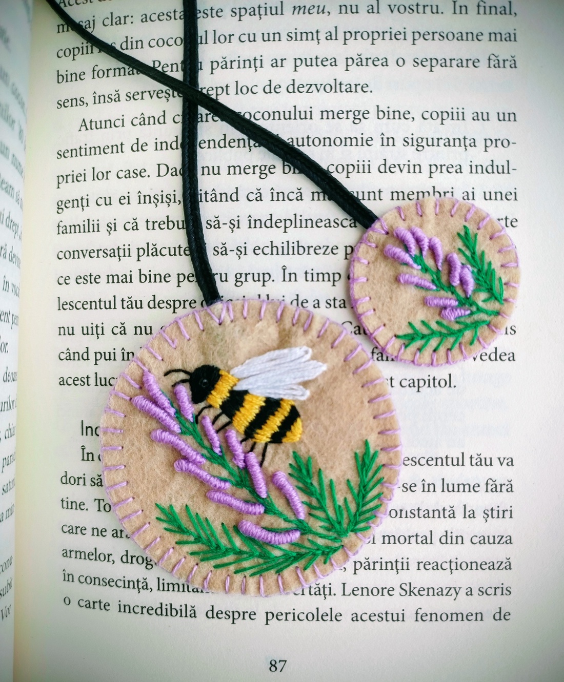 Semn de carte  - arte vizuale și accesorii  - cărți de calendar, cărți sport - Artynos.ro