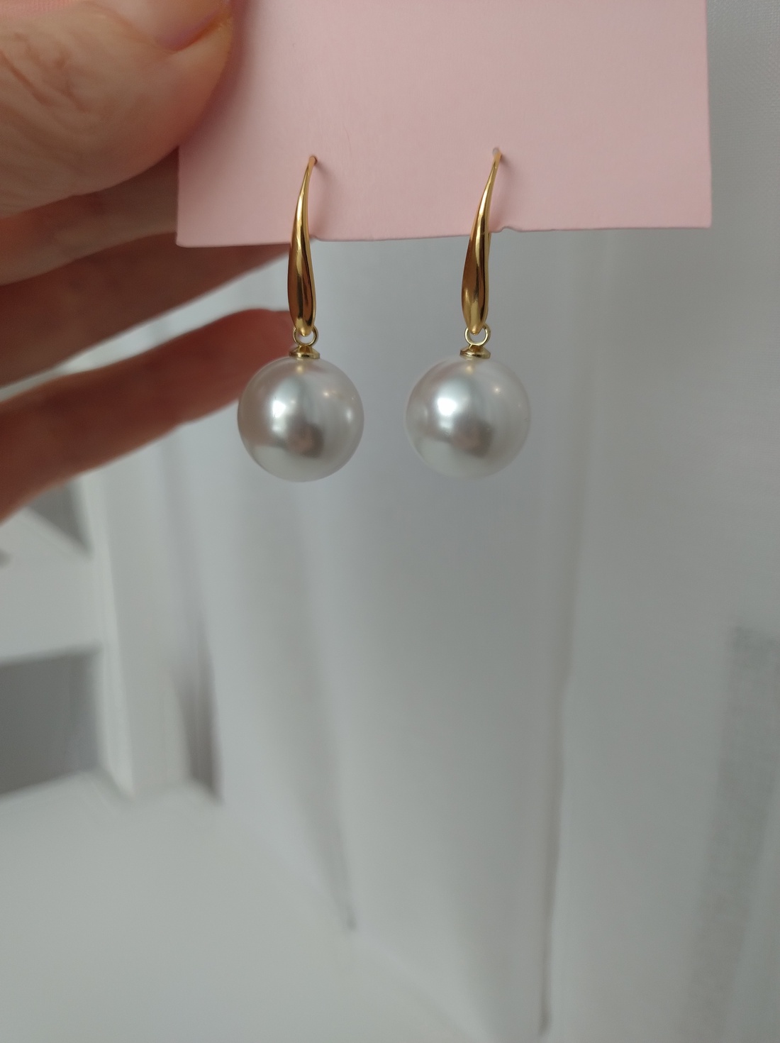 Cercei  - arte vizuale și accesorii  - cărți de calendar, cărți sport - Artynos.ro