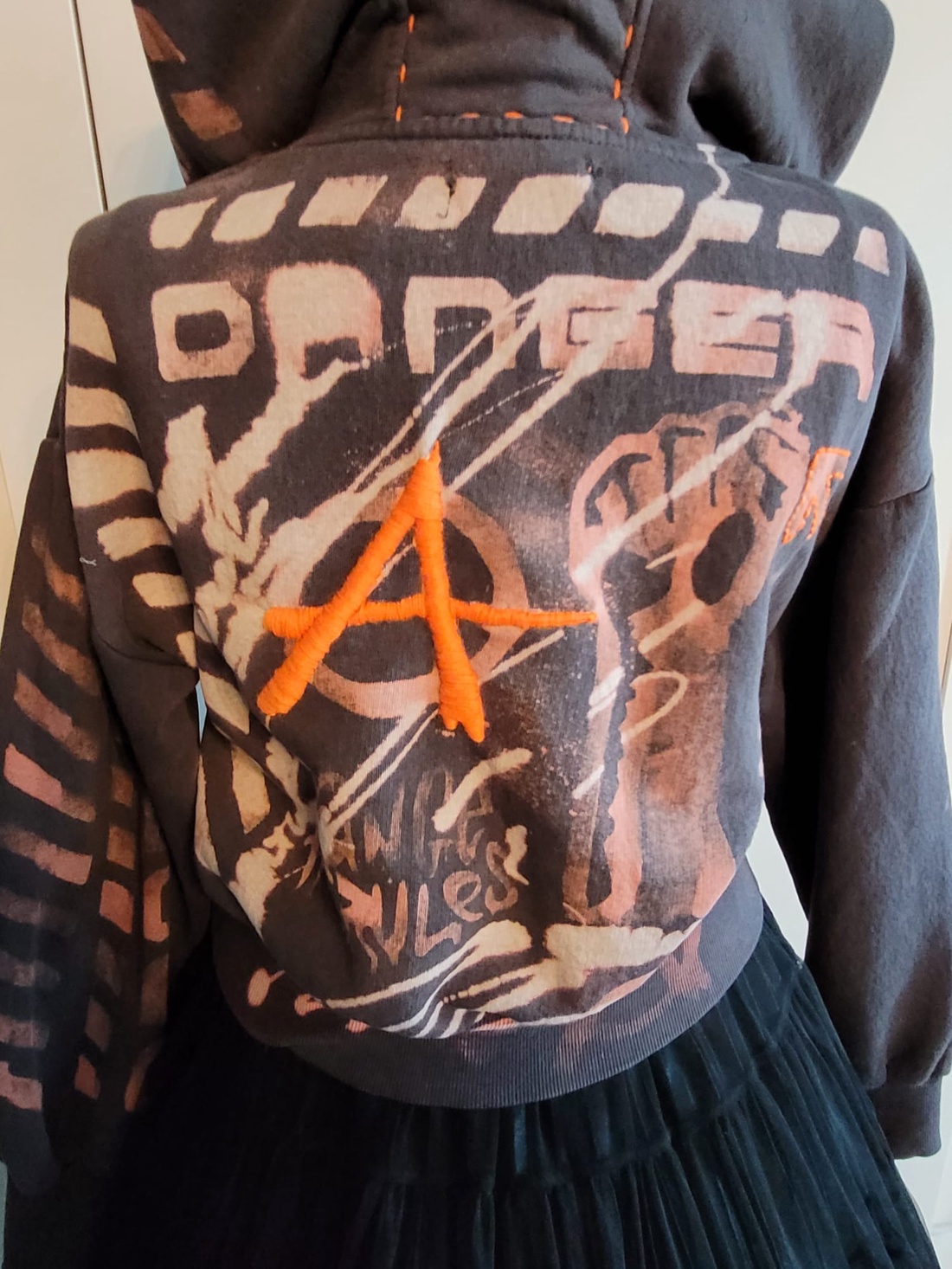 Hanorac Custom � Bleached, Hand Embroidered - îmbrăcăminte și modă - haine damă - hanorace, cardigane - Artynos.ro