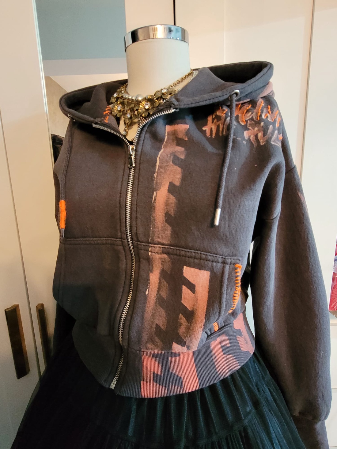 Hanorac Custom � Bleached, Hand Embroidered - îmbrăcăminte și modă - haine damă - hanorace, cardigane - Artynos.ro