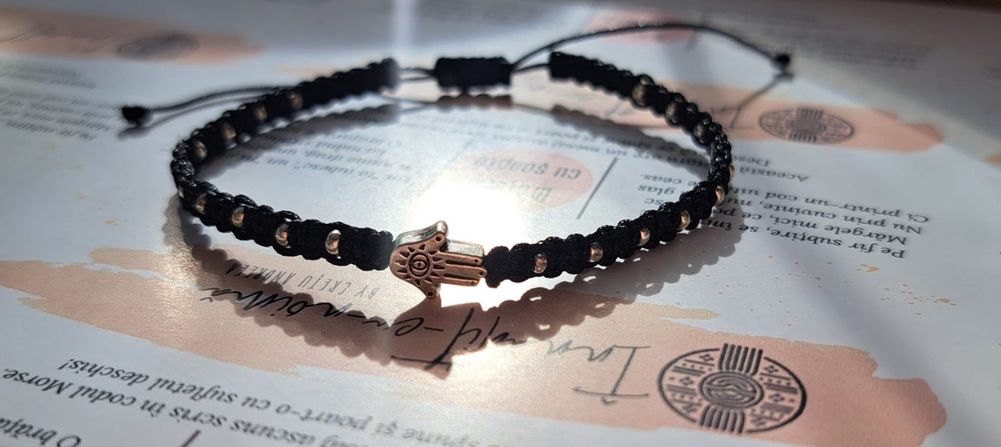 Bratara cu Hamsa - bijuterii - brățări - brățară charm - Artynos.ro Bratara cu Hamsa - bijuterii - brățări - brățară charm - Artynos.ro