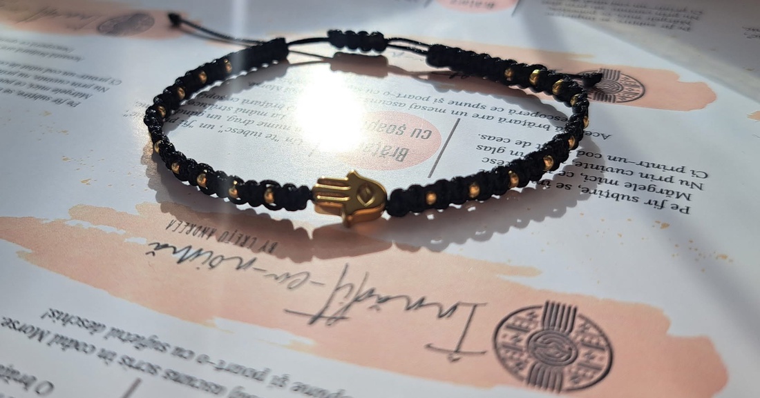 Bratara cu Hamsa - bijuterii - brățări - brățară charm - Artynos.ro Bratara cu Hamsa - bijuterii - brățări - brățară charm - Artynos.ro