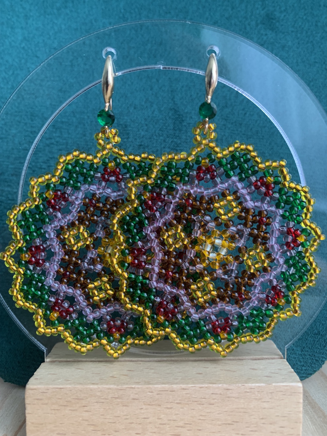 Cercei mandala din margele - bijuterii - cercei - cercei rotunzi - Artynos.ro Cercei mandala din margele - bijuterii - cercei - cercei rotunzi - Artynos.ro