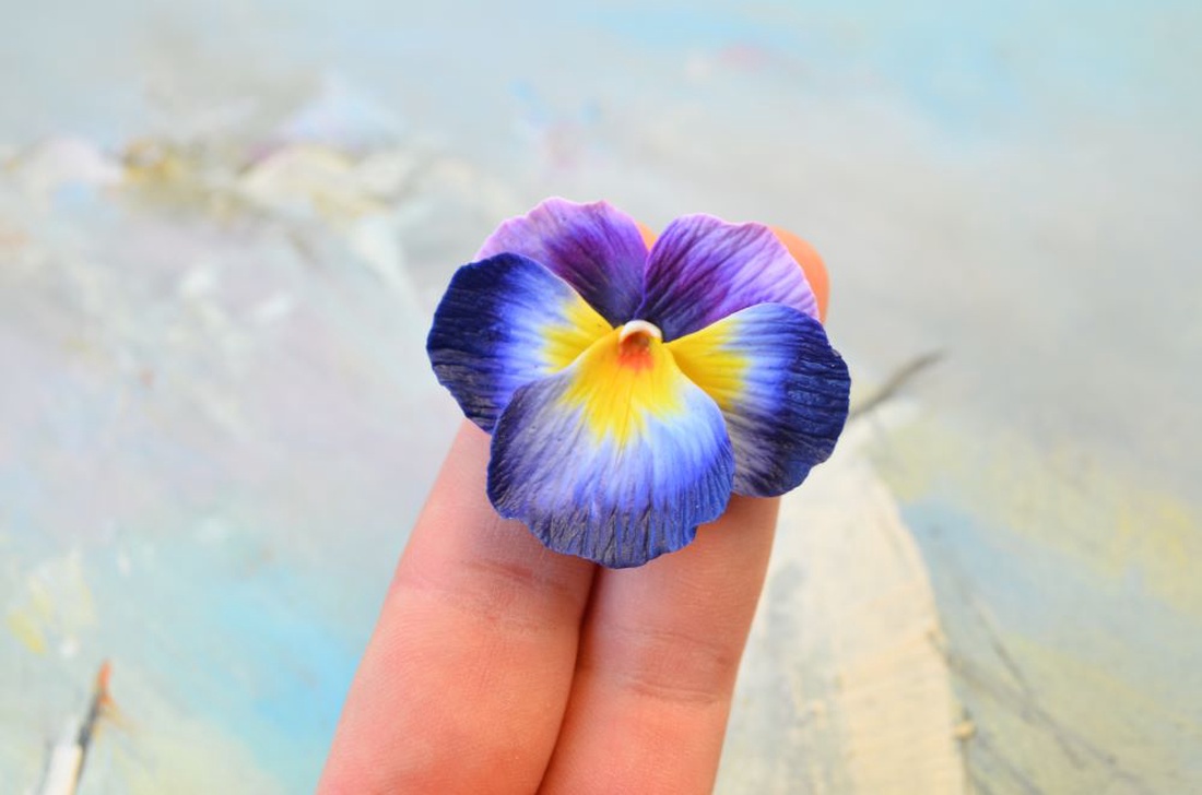 Panseluta- Brosa martisor - bijuterii - broșe - Artynos.ro