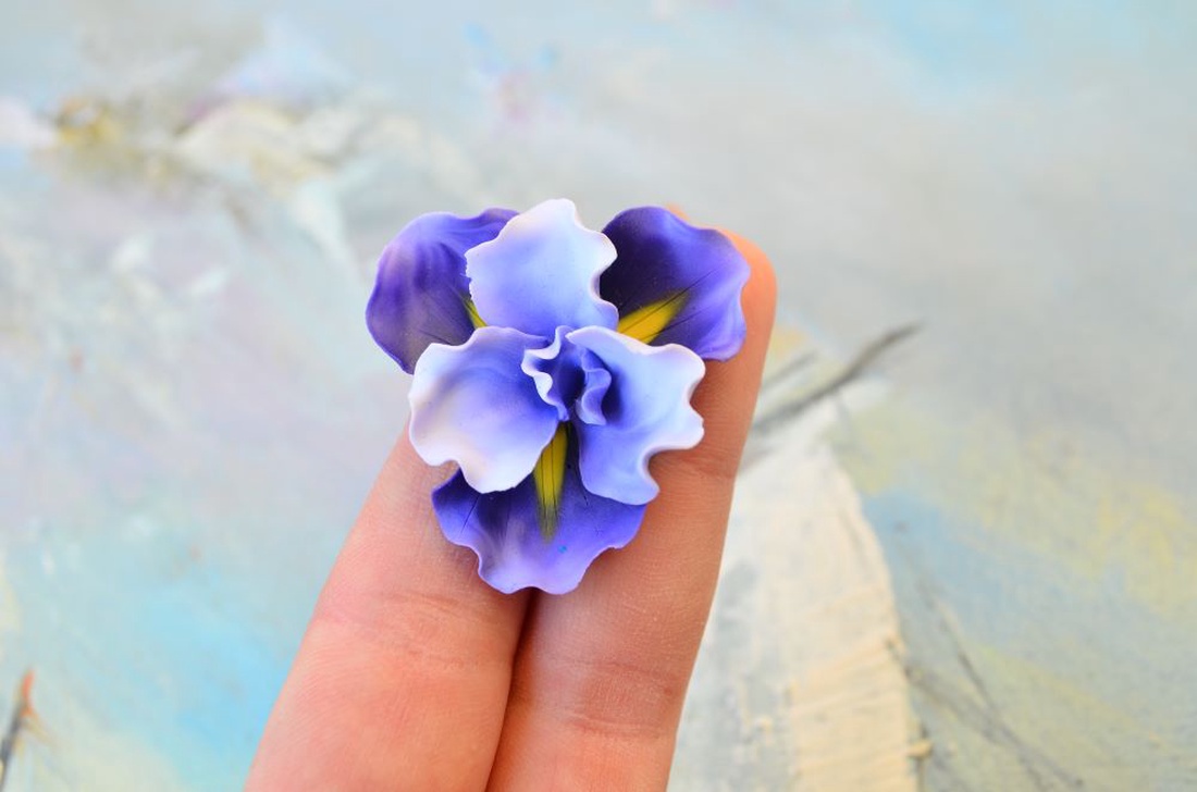 Iris-Brosa martisor - bijuterii - broșe - Artynos.ro