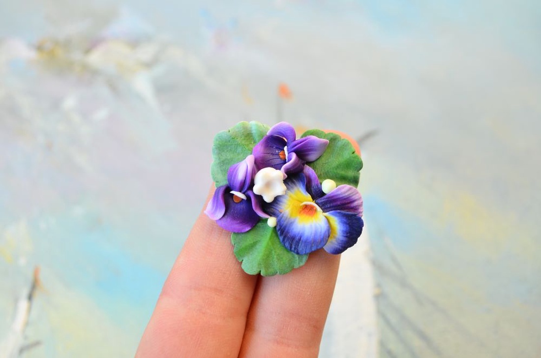 Panseluta, toporasi si lacramioare- Brosa martisor - bijuterii - broșe - Artynos.ro