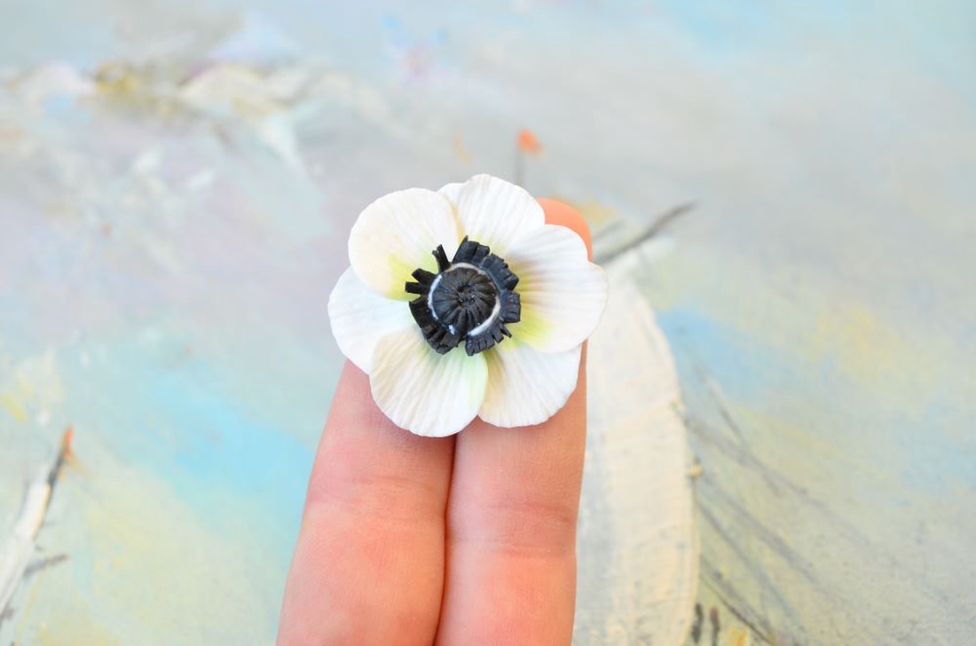 Anemona-Brosa martisor - bijuterii - broșe - Artynos.ro