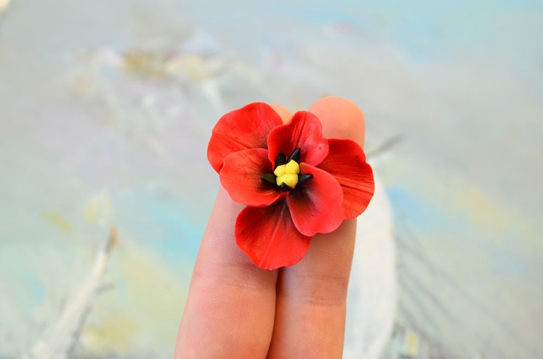 Laleaua rosie - Brosa martisor - bijuterii - broșe - Artynos.ro