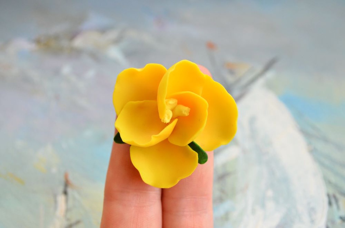 Frezia- Brosa martisor - bijuterii - broșe - Artynos.ro