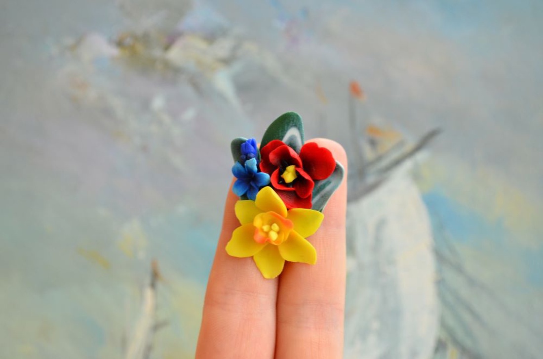 Narcisa si lalea- Brosa martisor - bijuterii - broșe - Artynos.ro