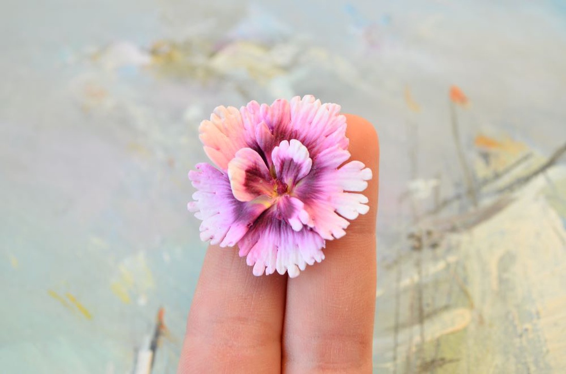 Garofita Roz- Brosa martisor - bijuterii - broșe - Artynos.ro